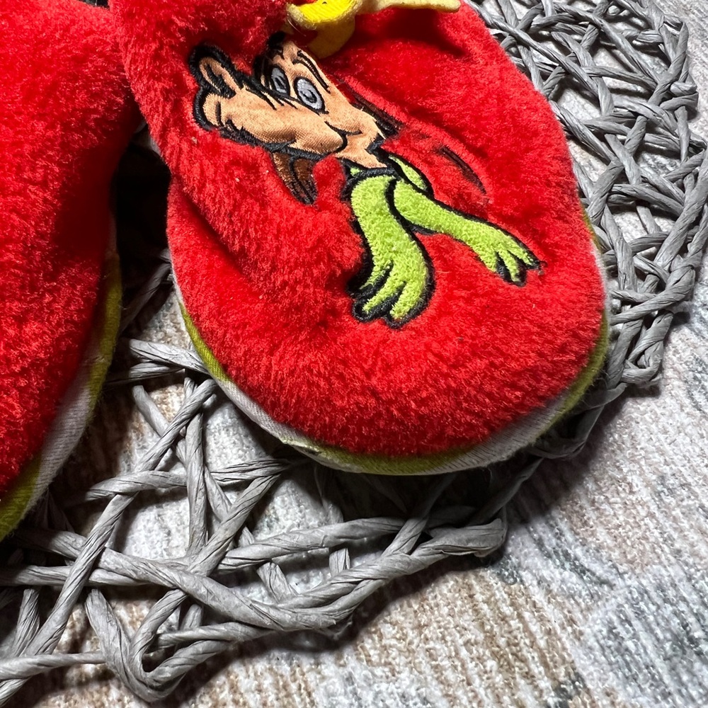 The Grinch Red Cartoon Embroidered Slippers - Picture 3 of 6